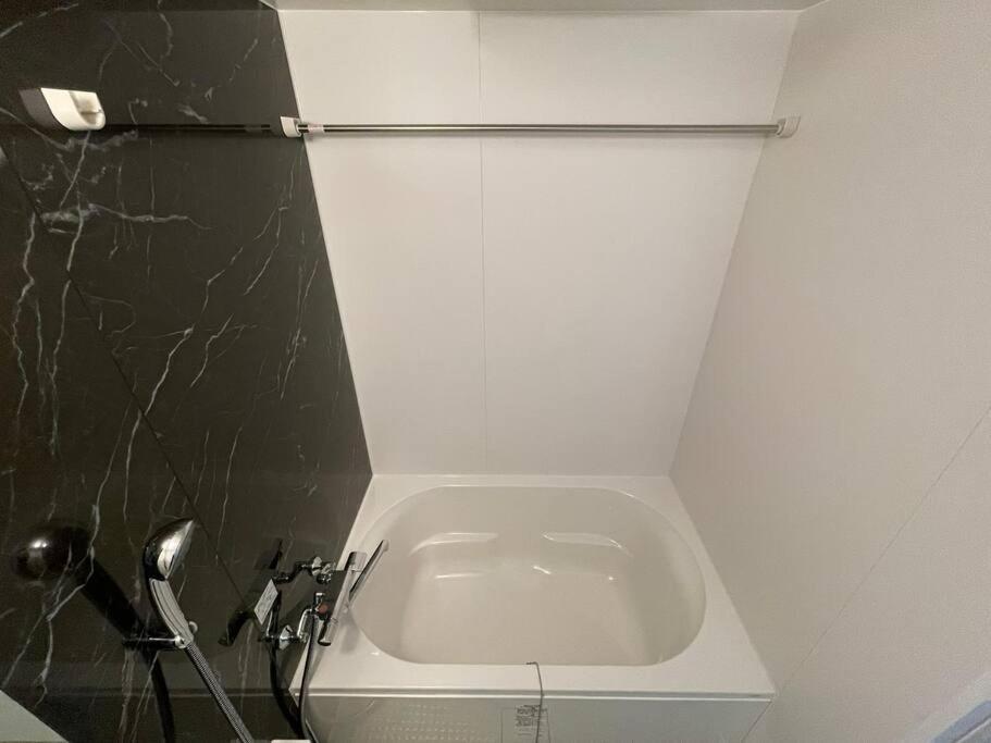 Wolf Pack Apartment 33 Осака Экстерьер фото