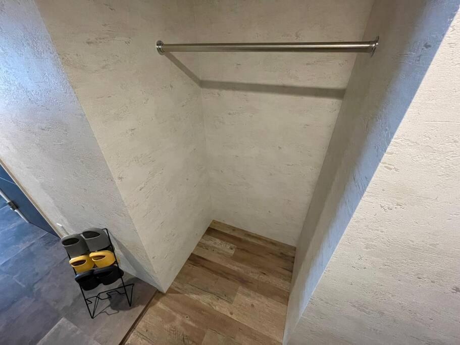 Wolf Pack Apartment 33 Осака Экстерьер фото